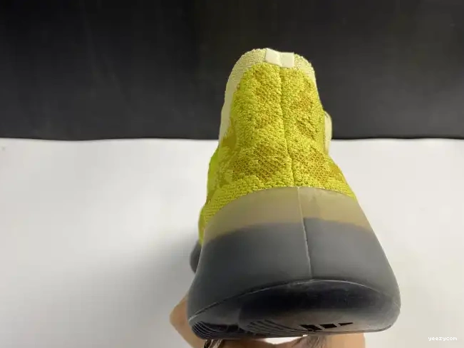 380 HYLTE GLOW ADIDAS FZ4990 YEEZY BOOST 0526